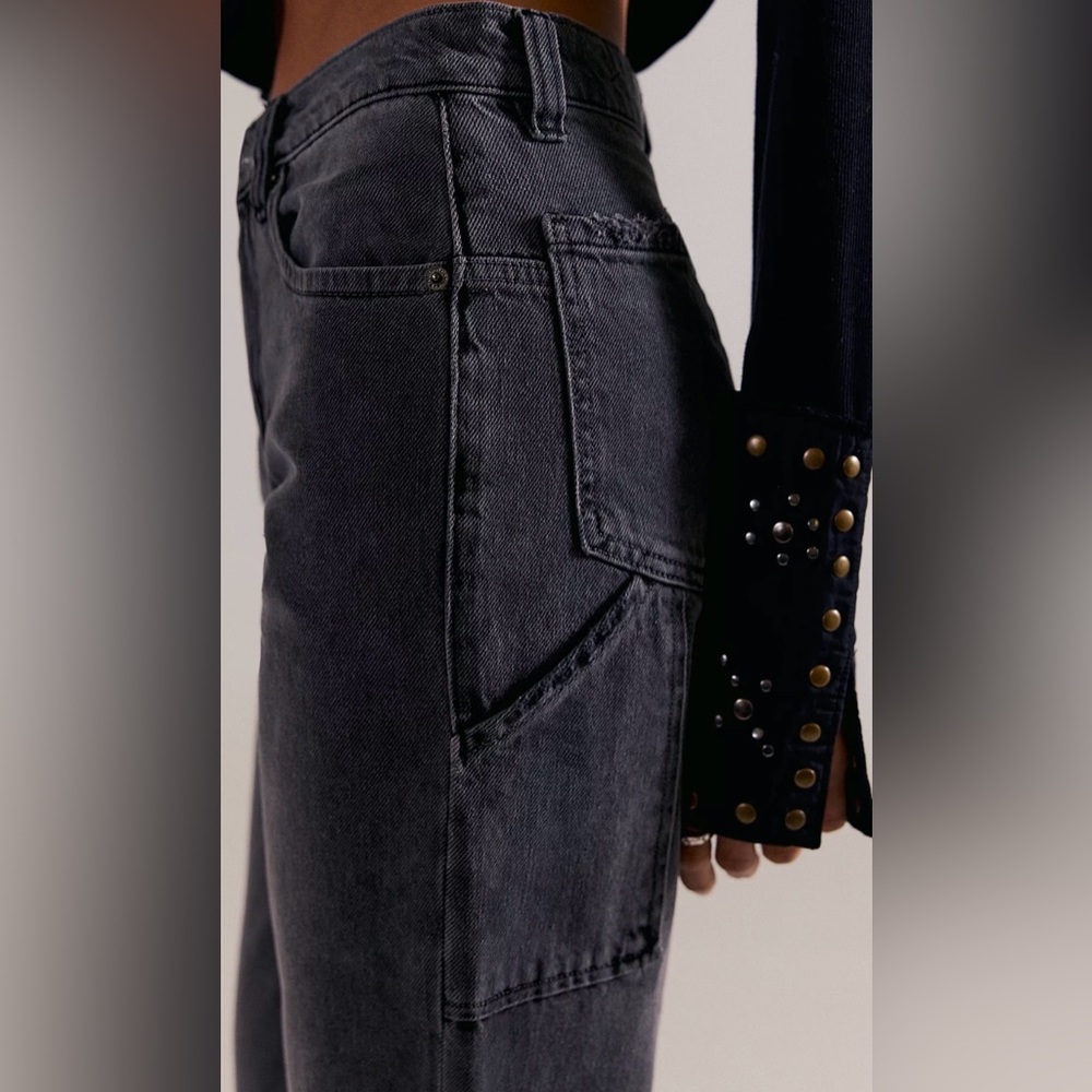 WE THE FREE Tinsley Baggy Mid Rise Straight leg black denim jeans - size 31 - Picture 2 of 9